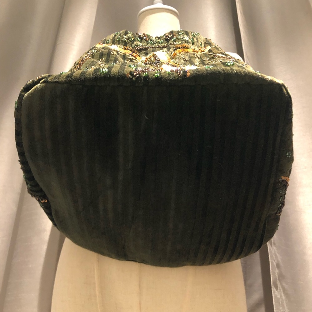 Handmade Embroidery Sequin Beaded Velvet Handbag - Picture 15 of 16